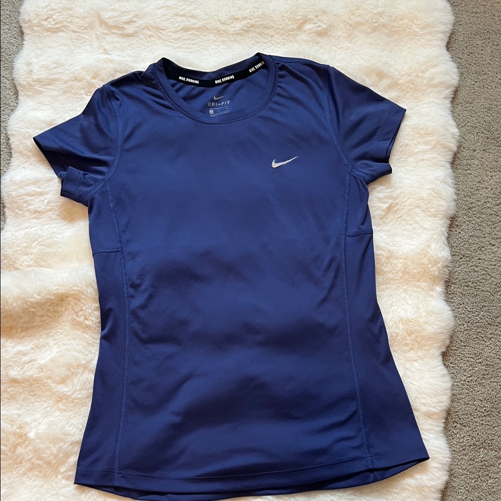 Nike Dri-Fit Women's Purple/Blue Short Sleeve T-shirt Size Small